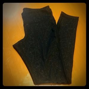 Kirkland black with pattern workout leggings